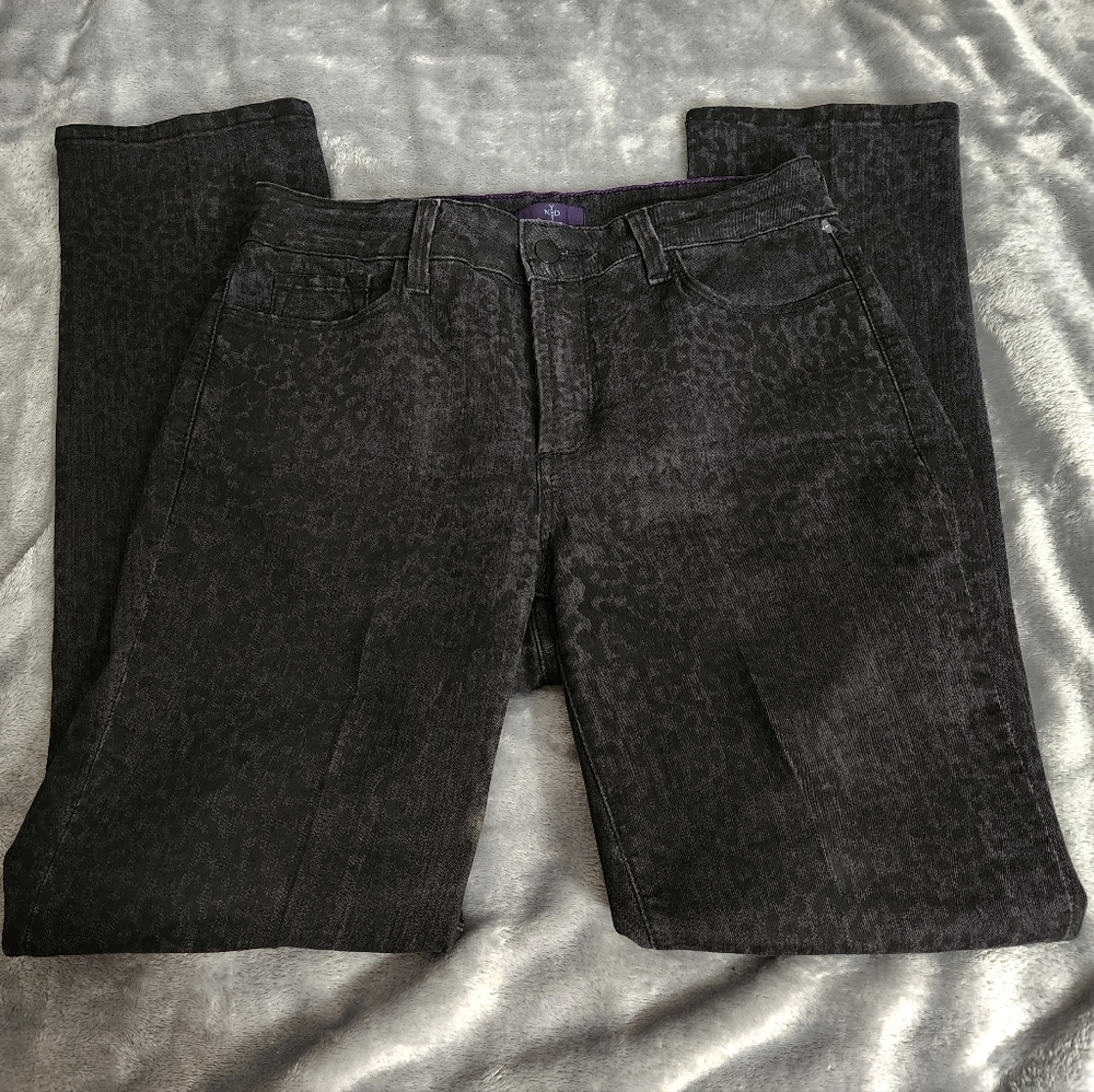 NYDJ BLACK/GRAY ANIMAL PRINT SZ 8 nwot